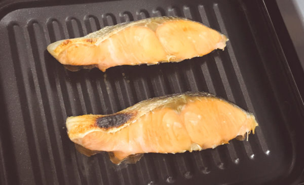高木金属のオーブントースター・トレーは魚を焼くのに超絶便利